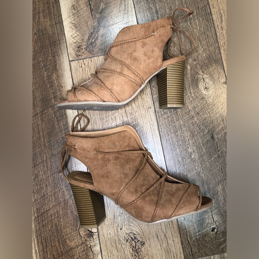 Qupid Open Toe Lace Up Stacked Block Heel